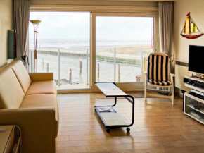 Den Oever IV 602 with a sea view